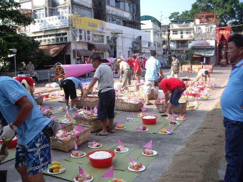 Offerings to the ghosts