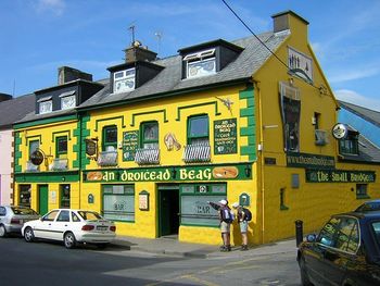 Irish pub