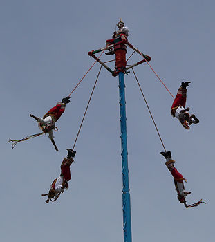 Los Voladores de Papantla