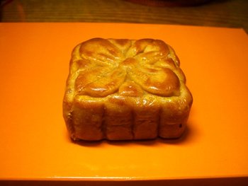 Mooncake (photo by Miuki)