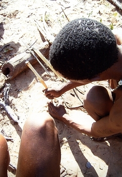 San men making poisoned arrows