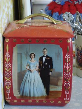 Coronation tea caddy